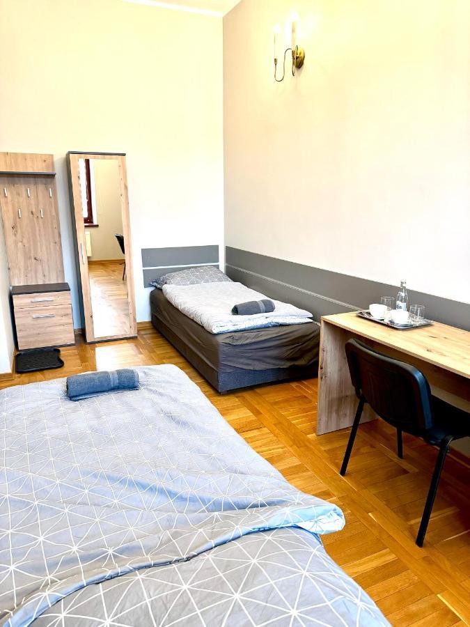 Hostel Va Bank เชชูฟ ภายนอก รูปภาพ
